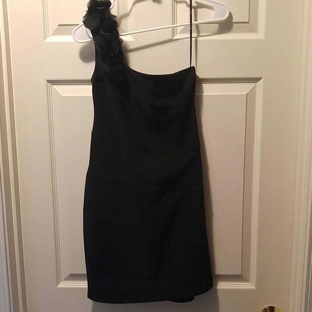 Forever 21 one shoulder tight black dress